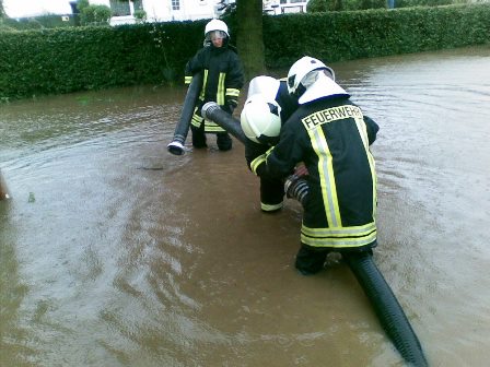 Mönchhagen: FFw Hochwasser 22.07.2011