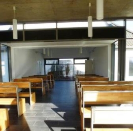 Feierhalle Bentwisch Innenansicht - P1090244 Feierhalle Bentwisch Innenansicht - P1090244