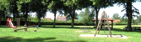 Spielplatz der Gemeinde Mönchhagen "Am Sportplatz" - Überblick