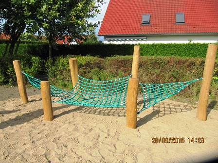 Spielplatz "Fliederweg" in Rövershagen: Lümmel-Blatt